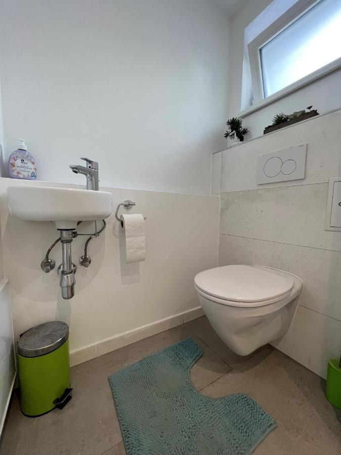 Ferienwohnung Charming Townhouse Directly By Metro Wien Exterior foto